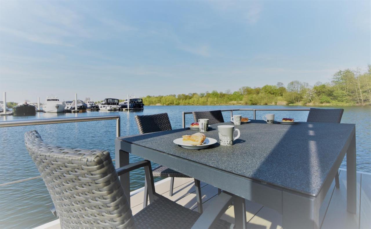 Houseboat Martinique Βίλα Μάαστριχτ Εξωτερικό φωτογραφία
