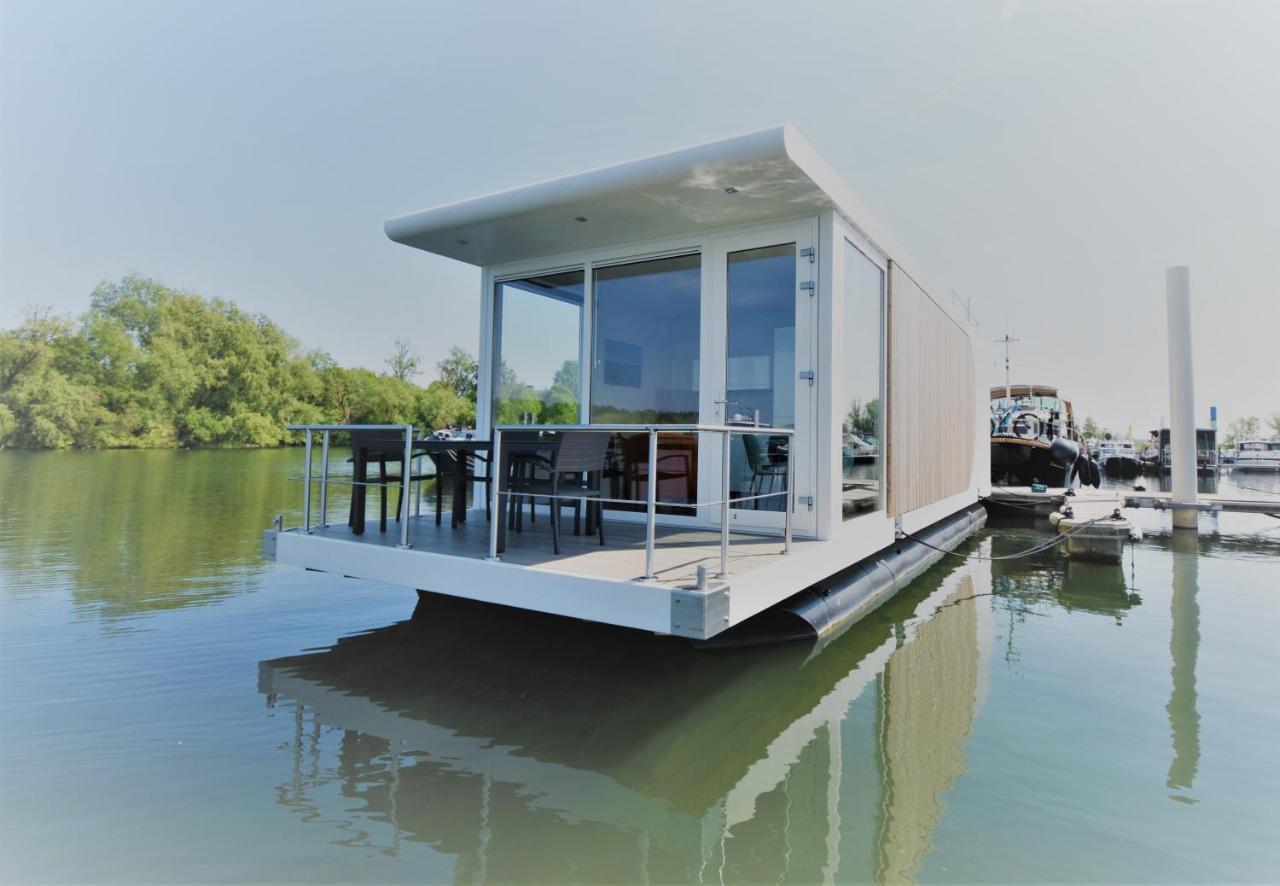 Houseboat Martinique Βίλα Μάαστριχτ Εξωτερικό φωτογραφία